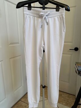 Armani Exchange Women’s White Drawstring Jogger Pants in Size S